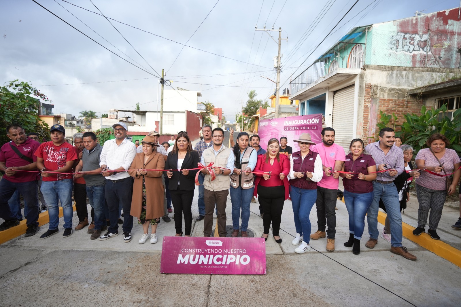 Inaugura Ayuntamiento de Emiliano Zapata pavimentación en Colonia Perseverancia