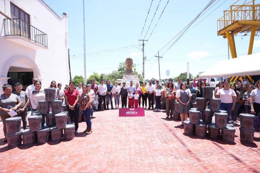 “Pintemos la Escuela” del Gobierno municipal llega a 43 planteles en Emiliano Zapata