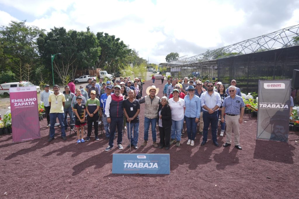 Entregan programa “La tierra es de quien la trabaja” a más de 200 productores de Emiliano Zapata