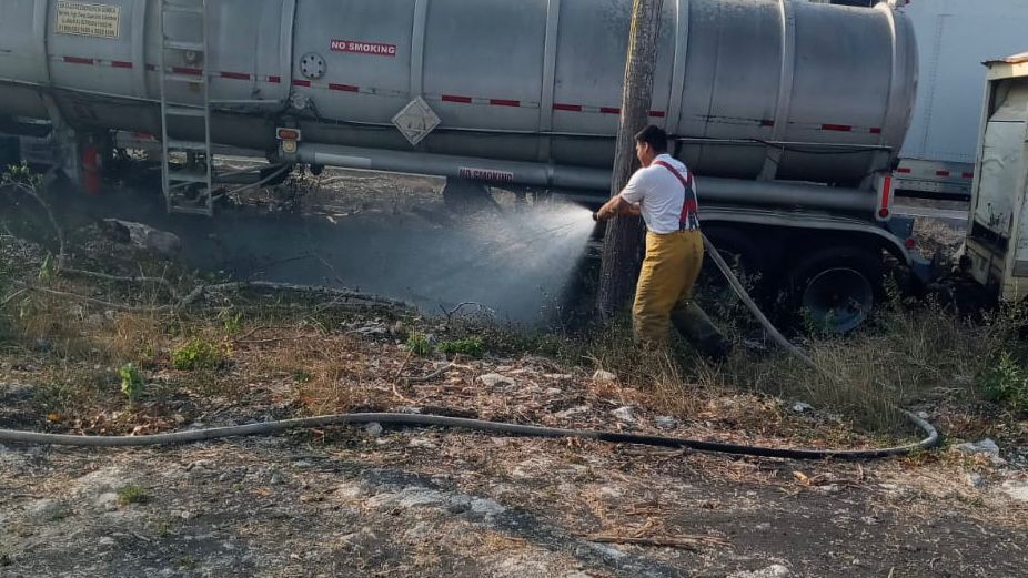 Sofocado incendio en corralón 08