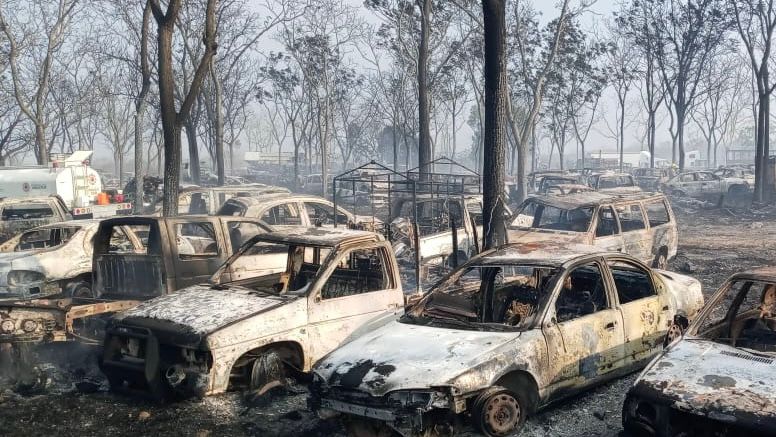 Sofocado incendio en corralón 09