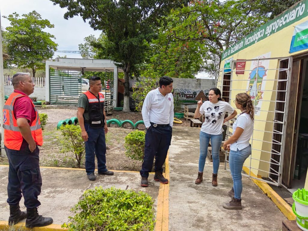 EZ atiende caminos afectados por lluvias 06