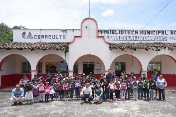 Entrega de mochilas 07