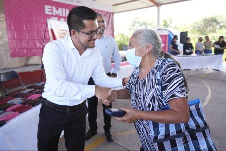 Lentes gratuitos a más de 500 zapatenses 01